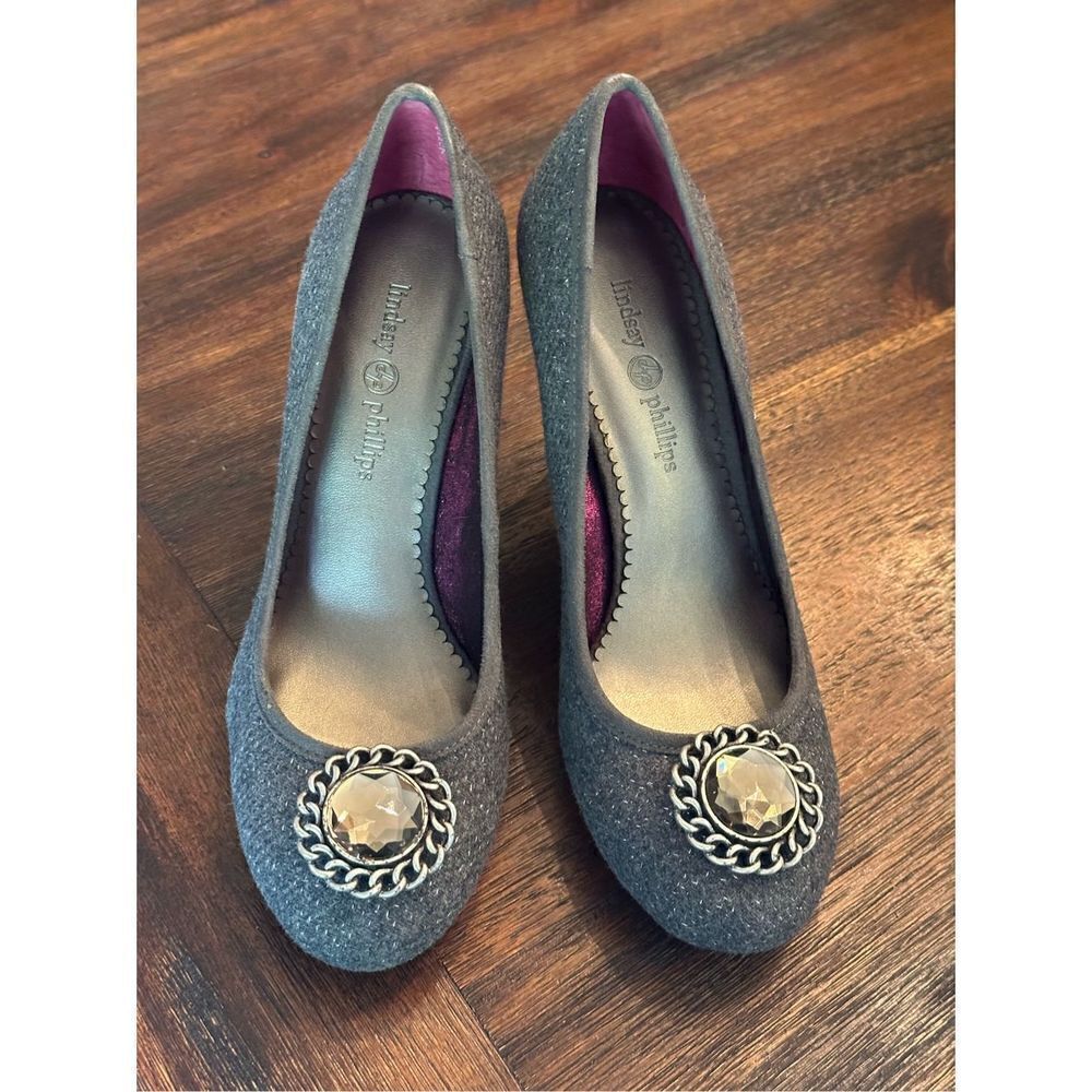 Lindsay Phillips Alex pump in gray sparkle flannel
